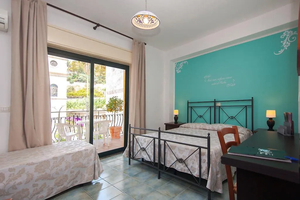 Hotel Donna Rosa SantʼAlessio Siculo