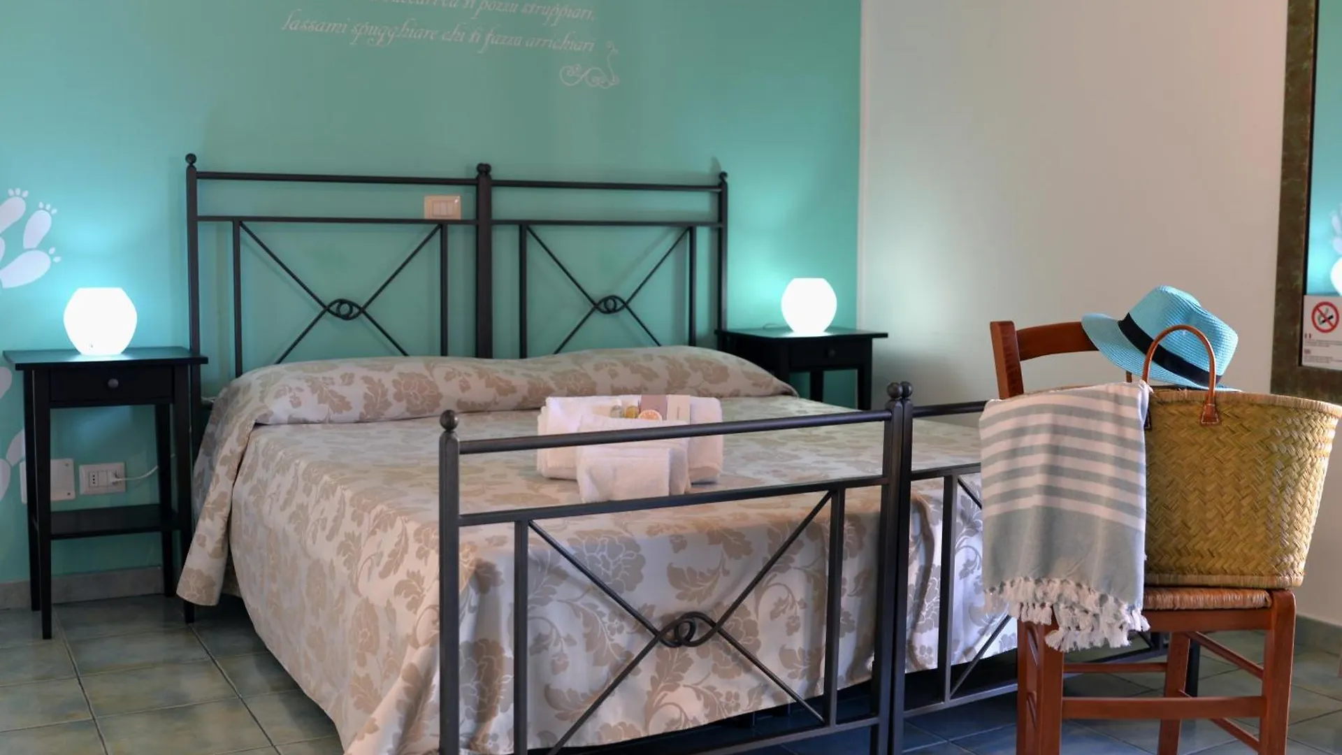Hotel Donna Rosa SantʼAlessio Siculo Italië