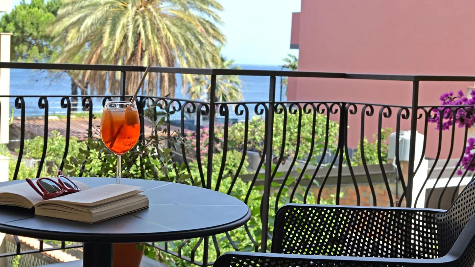 Hotel Donna Rosa SantʼAlessio Siculo