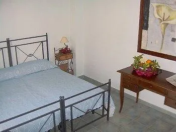 Hotel Donna Rosa SantʼAlessio Siculo 3*,