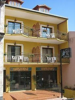 Hotel Donna Rosa SantʼAlessio Siculo Italië