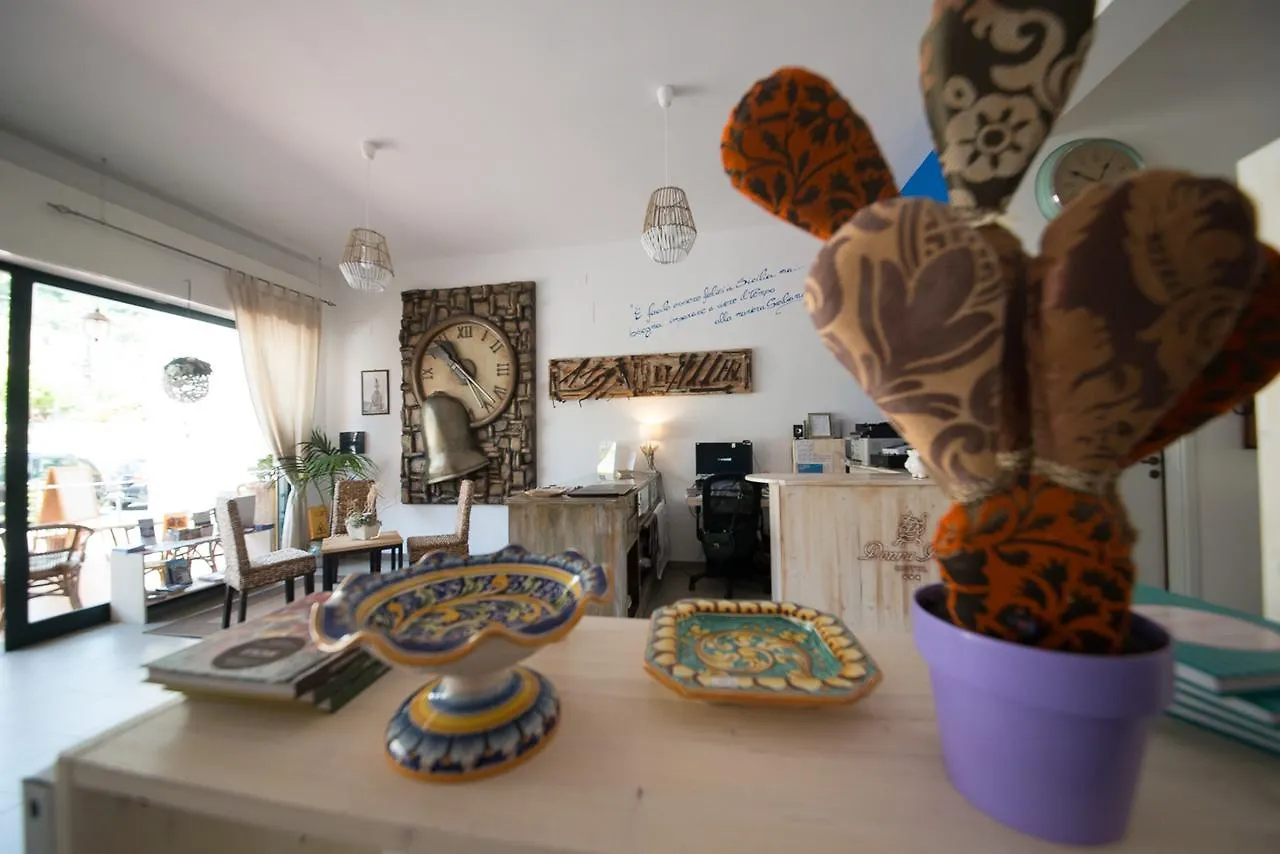 Hotel Donna Rosa SantʼAlessio Siculo